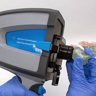 4300 Handheld FTIR Spectrometer