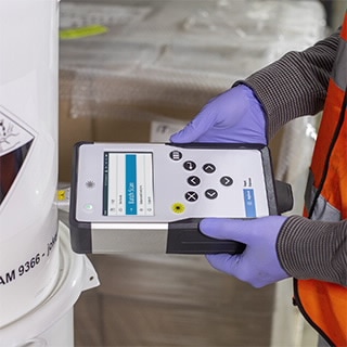 Vaya Handheld Raman Spectrometer for Raw Material Identification